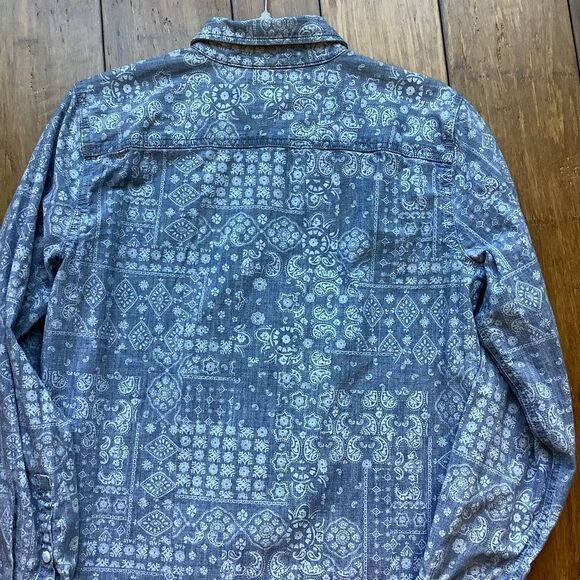 Lands End Denim Paisley Button Down 🦢❤️ - Picture 6 of 6